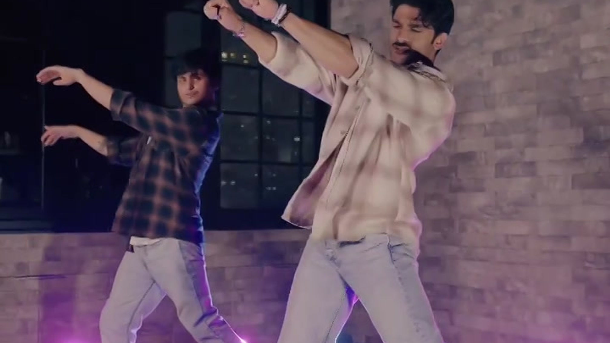Tere+Pyaar+Mein….+++#Dance+#TuJhootiMainMakkar+#TahaShahBadussha+#Fun+#Moves+#LuvFilms